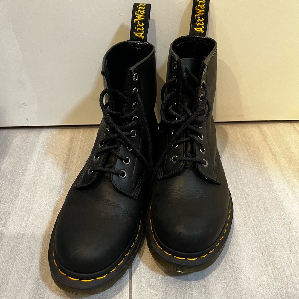 Dr Marten’s 1460 smooth leather